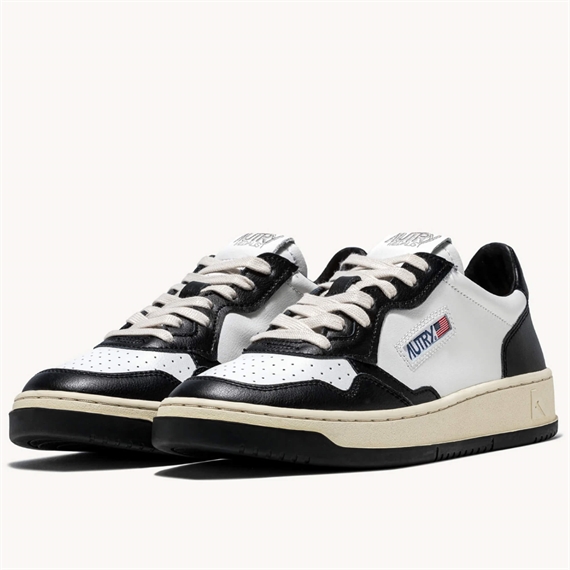 Autry Medalist Low Bicolor Sneakers, White/Black 